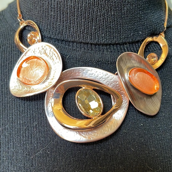 STATEMENT ROSE GOLD FASHION NECKLACE - Picture 2 of 16